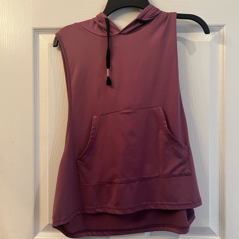 Sleeveless Mauve Hoodie Top